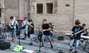 Macerata, i No Another Name fanno scatenare il centro con il rock