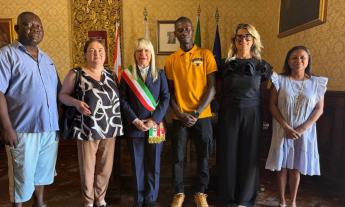 San Severino, dal dramma della rotta libica al lavoro nella moda di lusso: la storia di riscatto di Djimba