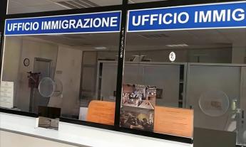 Permessi di soggiorno, apertura straordinaria dell'Ufficio Immigrazione di Macerata