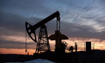 Petrolio ai minimi, l'America a un bivio: shale, benzina a buon mercato e il dilemma di Washington