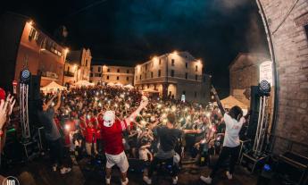 Serrapetrona, ecco per la Sagra della Vernaccia 2026: tutti gli eventi dal 6 al 9 agosto