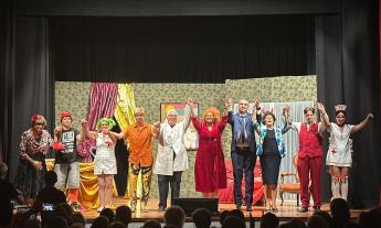 Teatro, le “Dieci Donne Mamme Matte” in tournée nell’entroterra maceratese