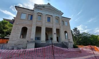 San Severino, l'urna di San Pacifico lascia il Santuario: sarà trasferita a San Domenico