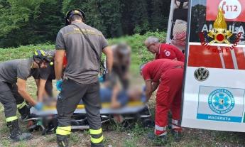 Visso, malore mentre pesca in una zona impervia: recuperato dai vigili del fuoco