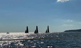 L'arte dell'attesa e la lezione del mare: la vela insegna a ritrovare la rotta