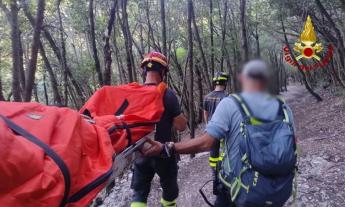Fiastra, infortunio alla gamba durante un' escursione: soccorso un uomo