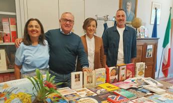 Treia, 500 libri donati alle scuole per avvicinare i ragazzi alla lettura e "disconnetterli" dagli schermi