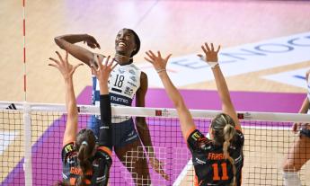 CBF Balducci Hr, esordio casalingo amaro: Milano si impone in quattro set, Egonu show con 21 punti