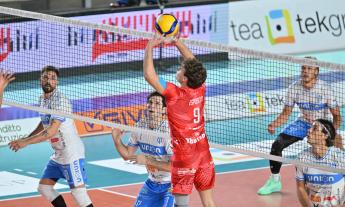 Gruppo Fisiomed Macerata, esordio amaro: Napoli vince in tre set
