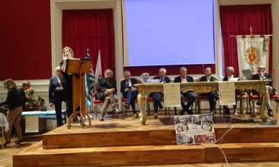 In ordine da sinistra a destra: Presidente Giuria docente e poetessa Norma Stramucci, Presidente Anteas Lorenzo Tamburrini, Assessore Regione Marche Angelo Sciapichetti, Presidente CNSL Fabio Corvatta, Sindaco Recanati Antonio Bravi, Segretario Generale Cisl Marche Sauro Rossi, Assessore Recanati al