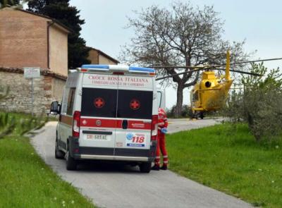 Cingoli, perde il controllo della moto in curva: gravissimo un giovane di 16 anni
