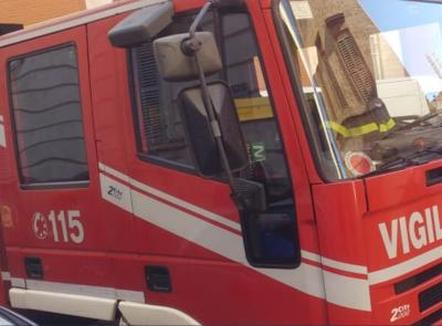 Incendio in un letamaio a Recanati, intervento dei vigili del fuoco