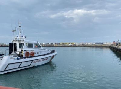 Civitanova, simulato incendio al pontile “La Marina A.s.d.”: prova da record per la Guardia Costiera Civitanova, simulato incendio al pontile “La Marina A.s.d.”: prova da record per la Guardia Costiera