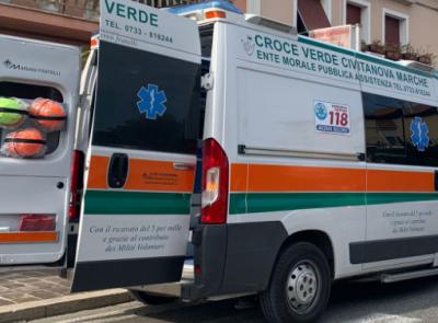 Civitanova, donna investita da un'auto mentre attraversa la strada: trasferita in ospedale