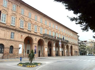 Civitanova, più sicurezza negli istituto scolastici: migliorato il servizio di vigilanza con la consegna delle chiavi