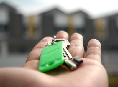 Chi compra l’appartamento è responsabile delle spese condominiali precedenti del venditore?