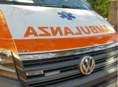 Ferragosto tragico: muore a 47 anni dopo un malore mentre pranza con amici
