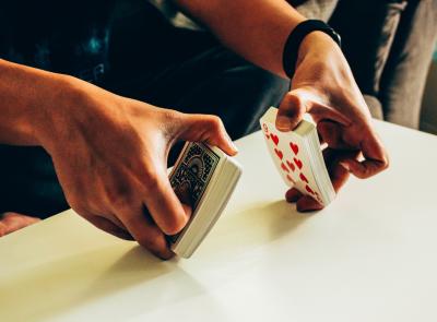 Come il cervello umano affronta le decisioni: la psicologia dei giochi di logica