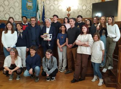 Studenti svizzeri in visita al palazzo della Provincia: "Impegnatevi per costruire il vostro futuro"