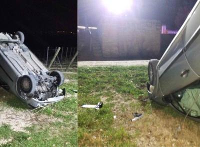 Macerata, auto esce di strada e si ribalta: due uomini al Pronto Soccorso