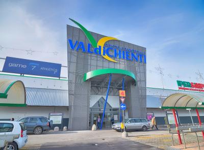 Al centro commerciale Val di Chienti una giornata da cani (felici): torna il "Bau Day"