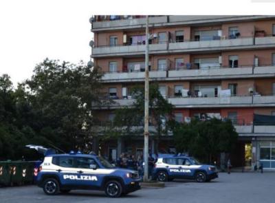 Lancio di un fumogeno durante Recanatese-San Donato. I carabinieri  denunciano un recanatese e lo propongono per un DASPO