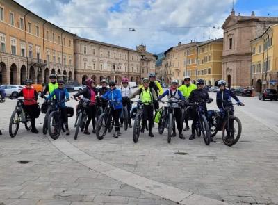 San Severino, "Strade di Marca": piazza del Popolo accoglie i cicloturisti