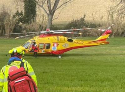 Visso, si ribalta col bobcat: interviene l’eliambulanza