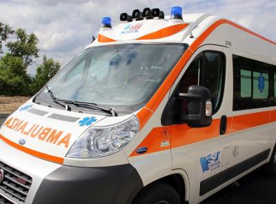 Porto Recanati, dodicenne investito in bici nel parcheggio del River Village: trasportato al Salesi