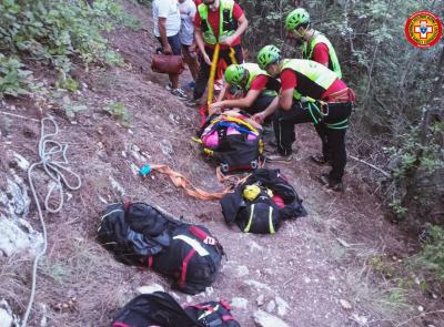 Accusa un malore durante la gara di corsa in montagna: 58enne recuperato in barella