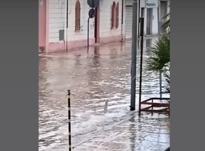 Maltempo Marche, nubifragio su Civitanova con allagamenti e sottopassi bloccati