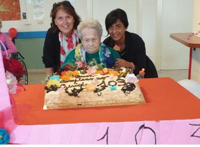 Urbisaglia, 103 anni e non sentirli: festa per la "super nonna" Guida Tiberi