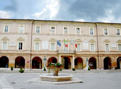 San Severino, dopo 8 anni dal sisma riapre il palazzo comunale: "Un nuovo inizio per la città"