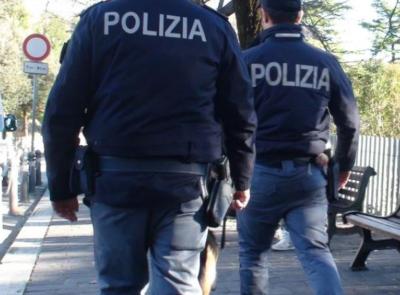 Civitanova - Si ferisce da solo, poi aggredisce i poliziotti: 60enne pregiudicato in carcere