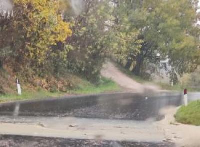 Marche, tornano i temporali: allerta meteo arancione per il rischio di esondazioni e frane