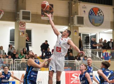 Basket, esordio casalingo super per l'Attila Basket: Braderm Roseto divorata 79-47 (FOTO e VIDEO)