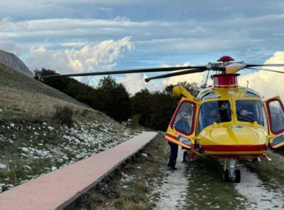 Icaro soccorre un biker a Forca di Presta