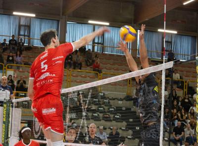 Banca Macerata Fisiomed, esordio difficile in Serie A2: l'Abba Pineto passa 3-1 al forum