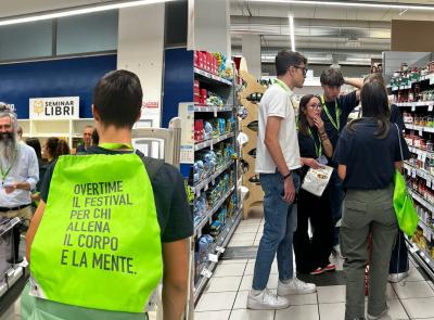 L'Overtime Festival non è solo sport: sfida ai fornelli per gli studenti con la 'mistery box' dello chef Michele Biagiola