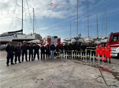 Civitanova - Scoppia incendio al porto, ma è solo un'esercitazione