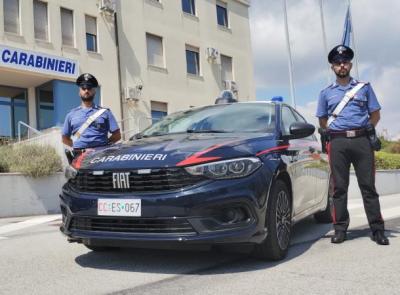 Panico sul ponte di Chienti: donna in difficoltà soccorsa dai carabinieri e trasportata all'ospedale