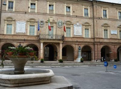 San Severino, giornata mondiale del diabete: il palazzo si illumina di blu