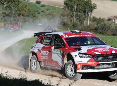 Il 17° Rally delle Marche ha assegnato lo scudetto su terra:  vittoria di gara e campionato per Battistolli-Scattolin