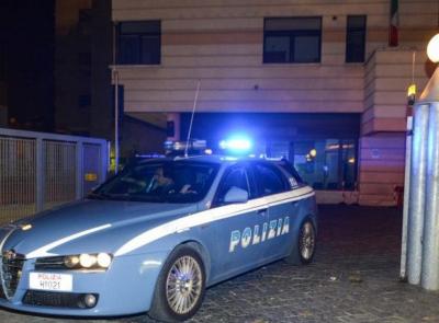 Civitanova, prima la rissa in centro poi aggredisce agente al Pronto Soccorso: minorenne denunciato