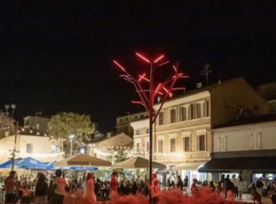 Violenza sulle donne, Civitanova si illumina di rosso. Domenica al Rossini "Non sto zitta"