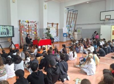 Mogliano, alla scuola primaria Luca Seri ospite Luca Tortolini