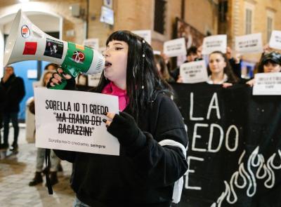 "Non possiamo più permettere che gli uomini decidano per noi": la voce di Martina contro la violenza di genere