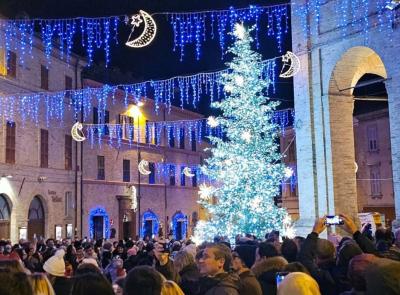 Corridonia, arriva il Natale con fontane danzanti e presepe in piazza: "Sarà un’esperienza indimenticabile"