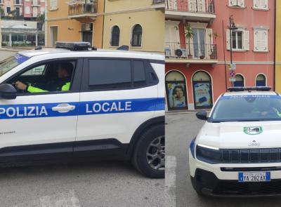 Porto Recanati, la polizia locale viaggia in elettrico: ufficiale la consegna del nuovo mezzo