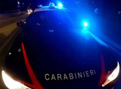 Coppia di anziani brutalmente aggredita e picchiata, l'uomo è gravissimo